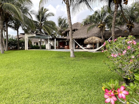 Casa Nopalito: Beachfront Villa