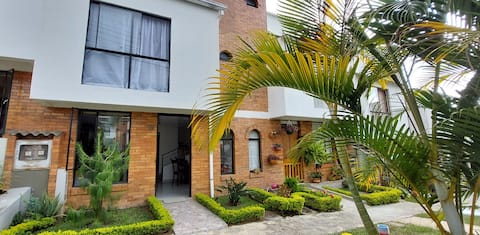 Beautiful and quiet house with pool-wifi - Fusa!