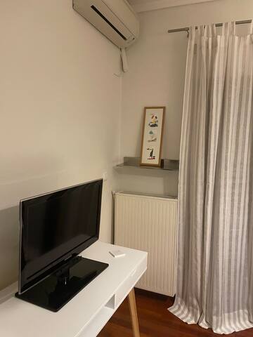 the ONE gallery image 4