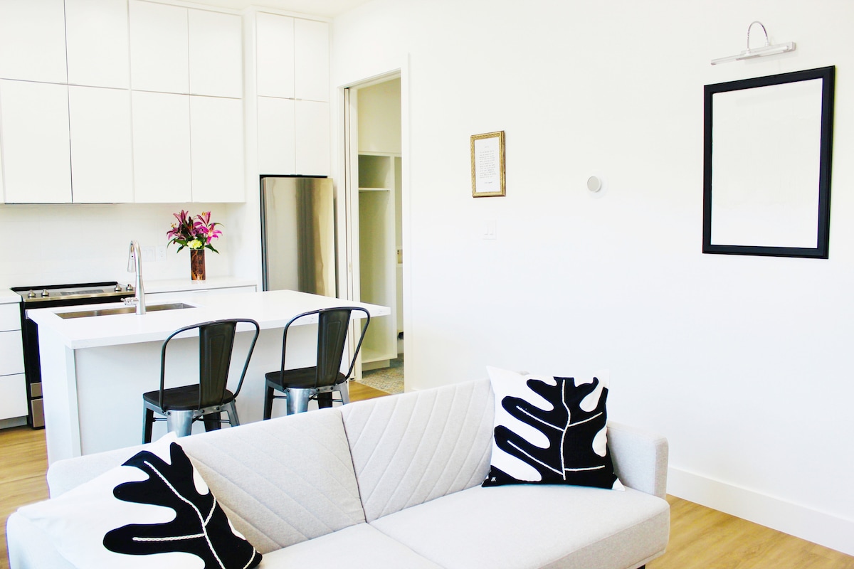Popular Airbnb listing: New! Heights Hideaway, Full Apt, Central, +Parking in Greater Heights