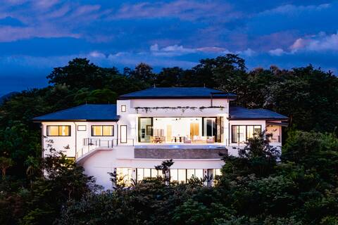 Luxury Ocean View Retreat Hot Tub & Fitness Room