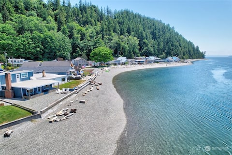 Winter Waterfront | Kayaks | Hot Tub | Fire Pit