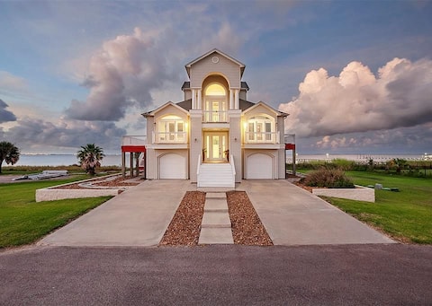 Waterfront Private Pier Pleasure Island Lake House