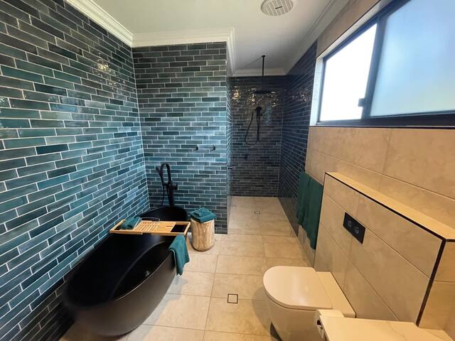 The Millington Broome gallery image 4