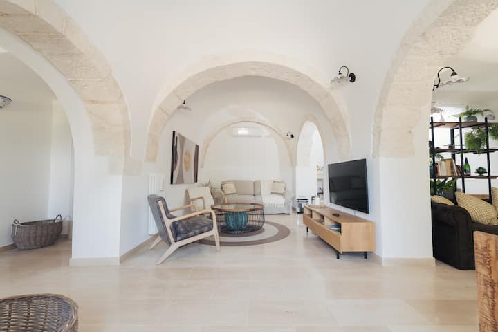 Trulli Greta, Luxury Villa With Wonderful Pool - Pouilles