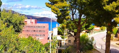 Annonce Airbnb populaire: House 2 min walk to the sea à Banyuls Sur Mer