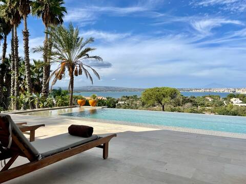 New! Luxurious serviced Villa Oleandra in Siracusa