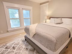 -+Vintage+Chic+2+BR+suite+-+4+mins+to+the+Falls