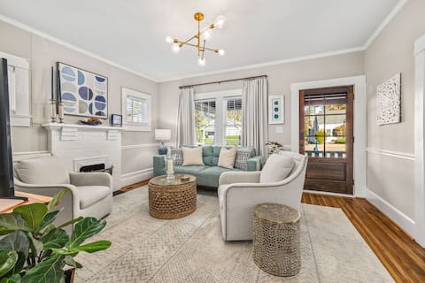 Popular Airbnb listing: The Blue Porch | Walk to Square in Gainesville