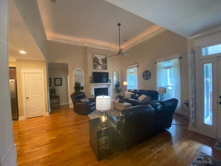 Location! Nice Home Close To Everything Augusta! - North Augusta, SC