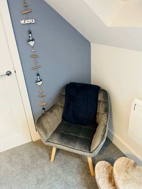 Top Airbnb: River side garden, wonderful walks & eating out! in South Yorkshire