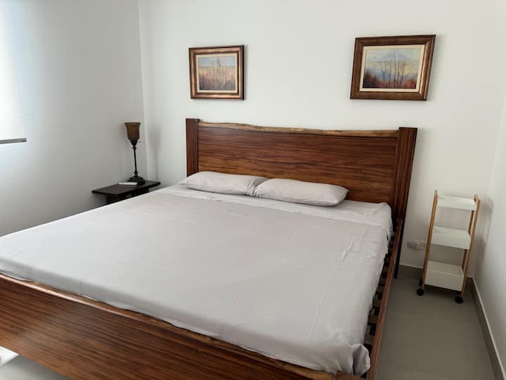 2nd bedroom