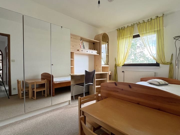 Детска соба (трета спална соба/канцеларија)