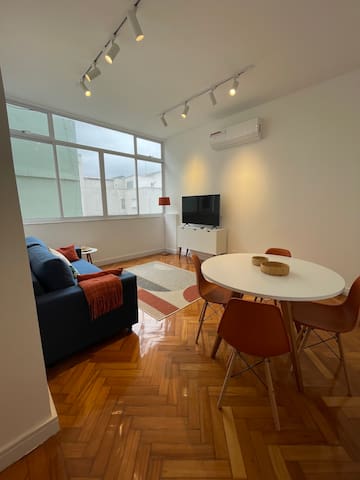 New, Beach view, 4bd Apartment at Copacabana