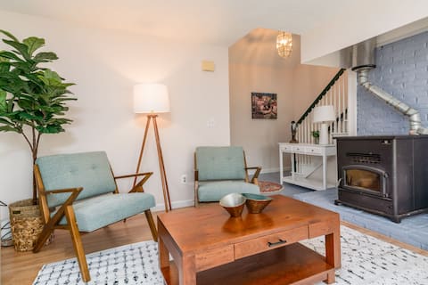4 Bedroom Wooded Gemstone Retreat