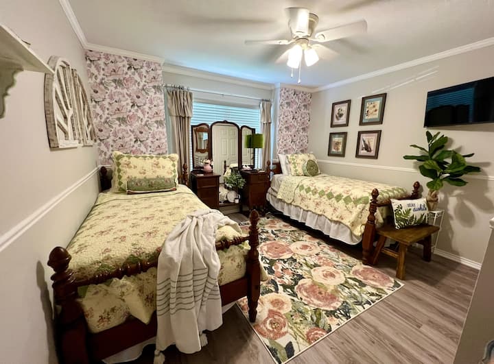 Front Bedroom with 2 twin beds, closet and tv!