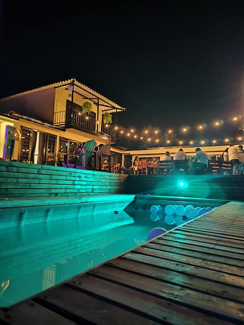 Beautiful and spacious country estate with swimming pool