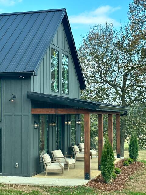 2 cottages offering luxury & privacy on 80 acres.