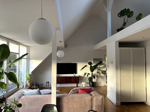 Beliebte Airbnb-Anzeige: Light-flooded city studio in Nippes