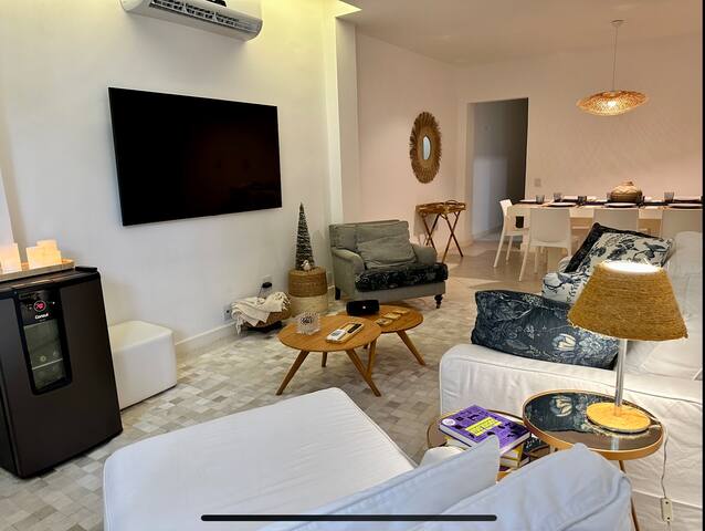 Apto Leblon 1/2 quadra da praia gallery image 2