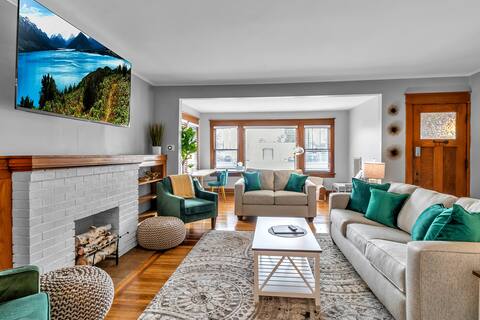 Family Friendly 6 Bedroom House in Quiet Village