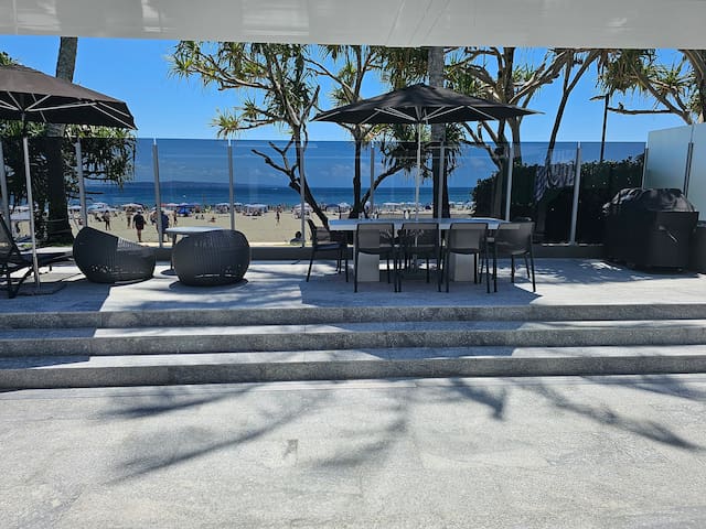 Beachfront 3 Bed w Plunge Pool