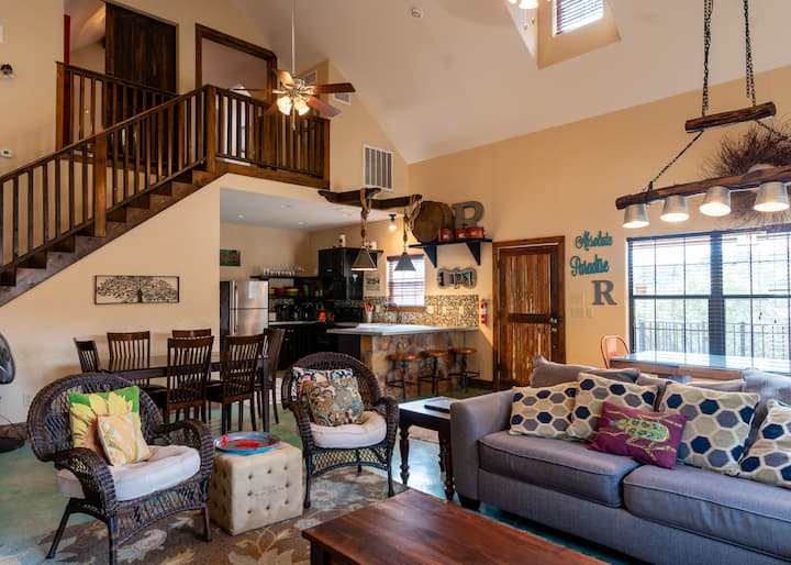 Absolute Paradise | Free Frio Access @ Concan Vip - Concan, TX