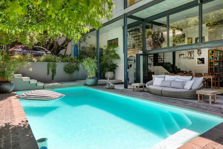 Secure Family Home with Pool and Views gallery image 2