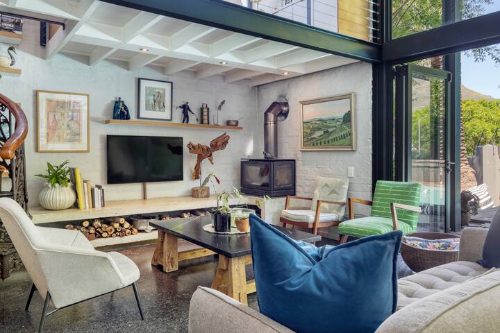 Secure Family Home with Pool and Views gallery image 5