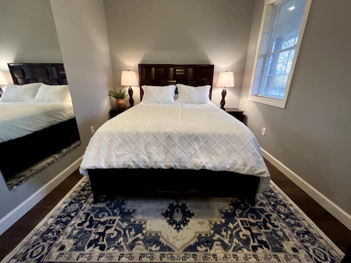 Bedroom with queen bed (only bedroom on main level)