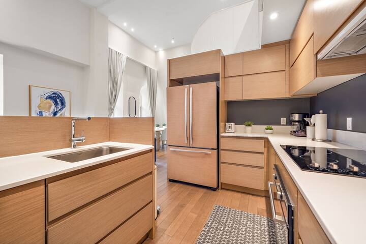 Nomade MTL| Old MTL | 3BR | 2.5Bath | Penthouse gallery image 5