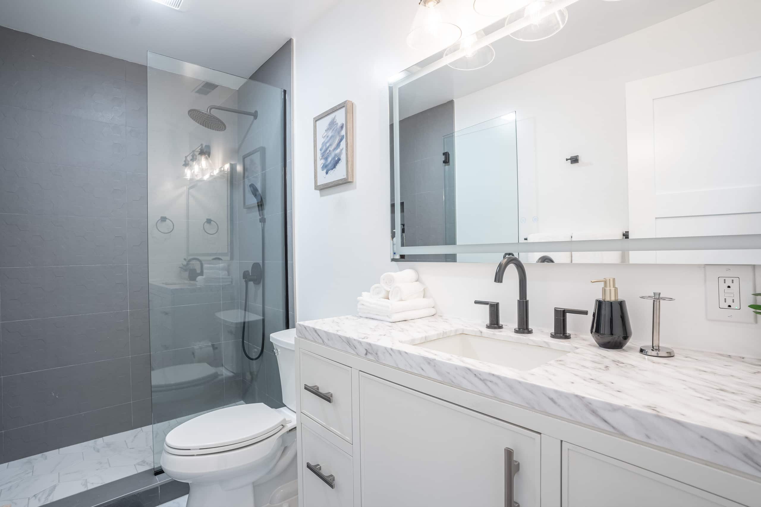 Home in South San Francisco · ★4.97 · 4 bedrooms · 4 beds · 2.5 private baths - Image 13
