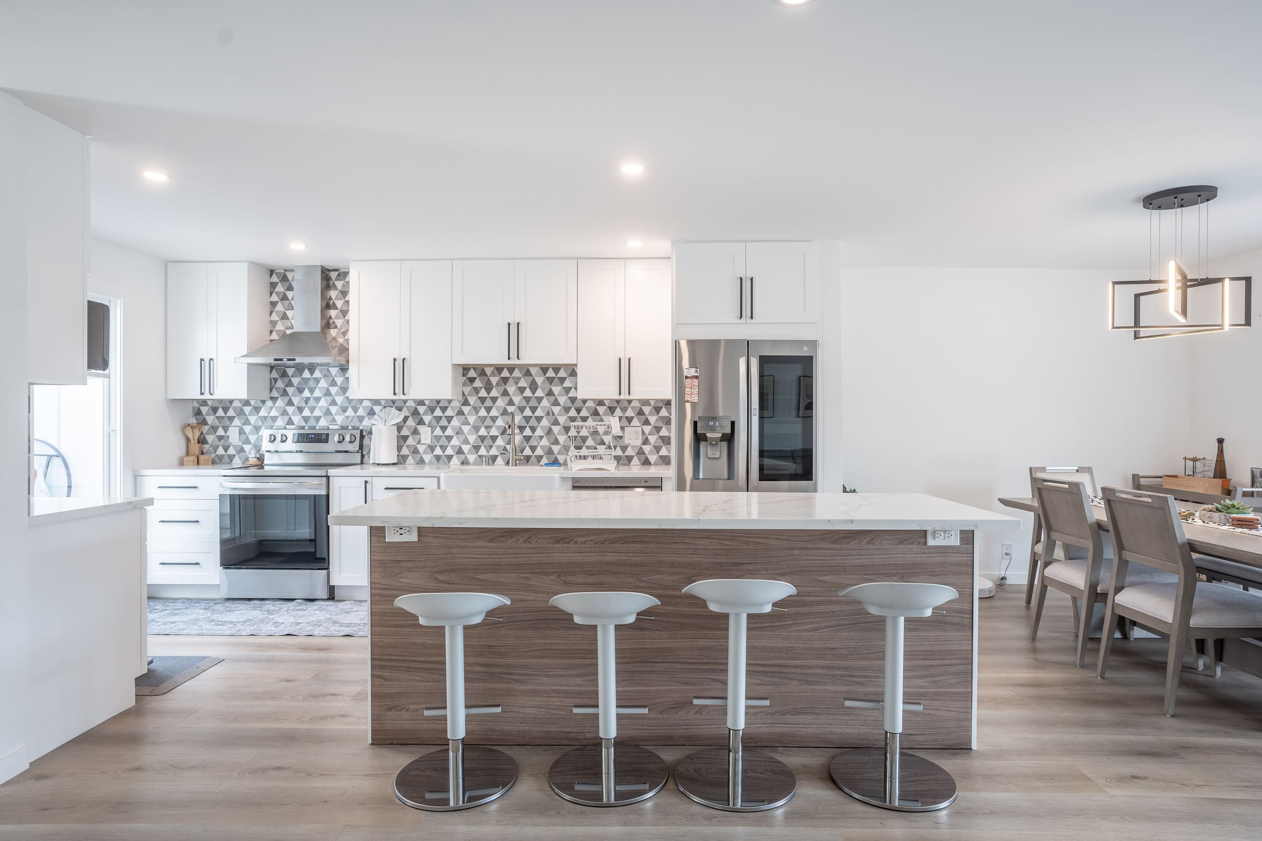 Home in South San Francisco · ★4.97 · 4 bedrooms · 4 beds · 2.5 private baths - Image 4