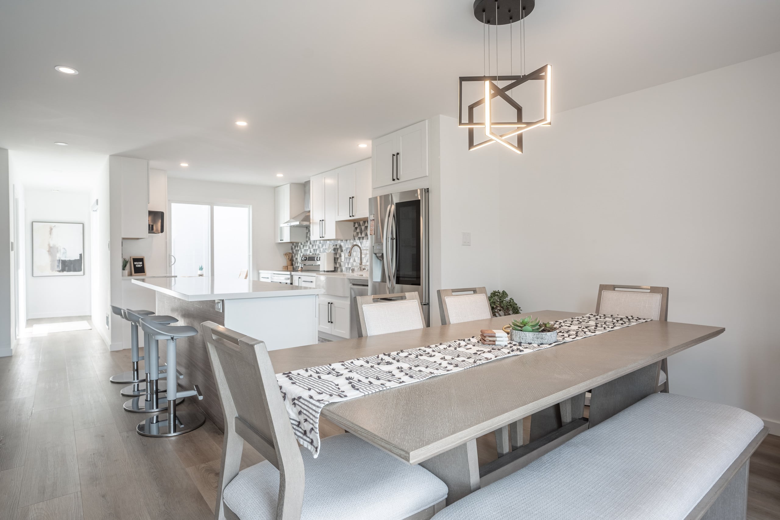 Home in South San Francisco · ★4.97 · 4 bedrooms · 4 beds · 2.5 private baths - Image 7
