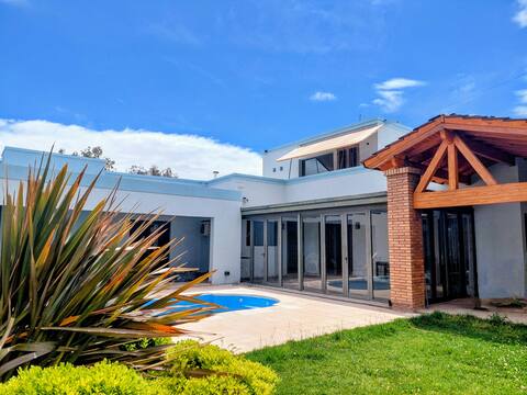 Beautiful house to enjoy Mendoza in full!