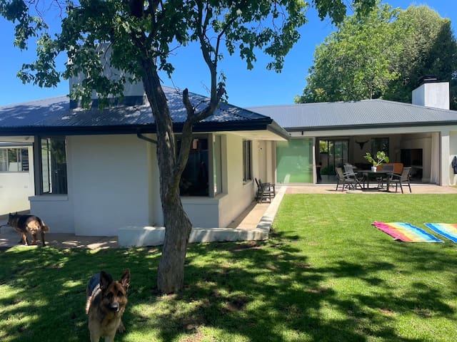 Modern 4-bedroom Durbanville