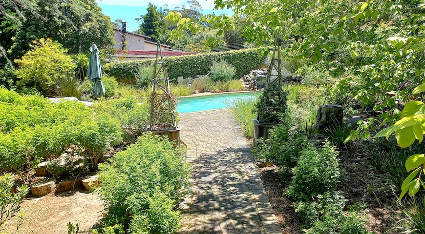 Shalimar – Newly Renovated – With Pool