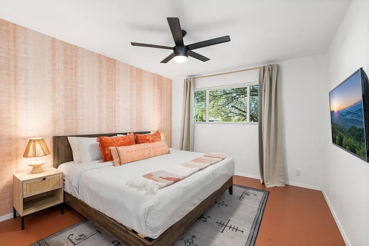 Bedroom 2 with king bed + smart TV