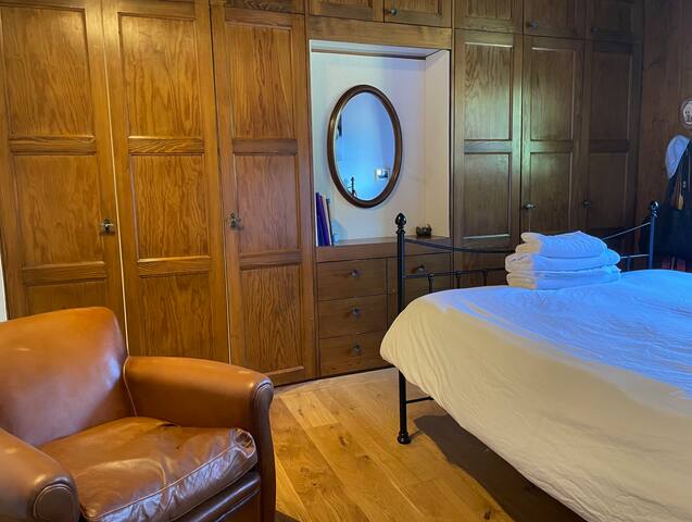 Warm, cosy home from home gallery image 3