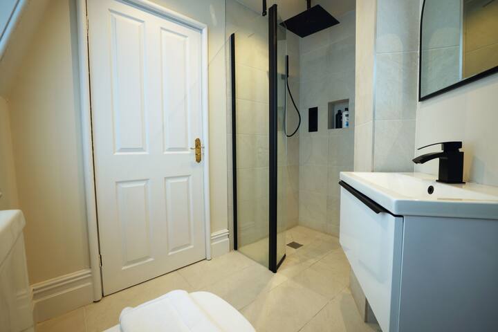 Apartment 2, Old Market Place gallery image 3