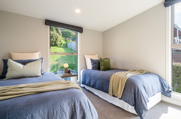 Bedroom 3 - two king single beds