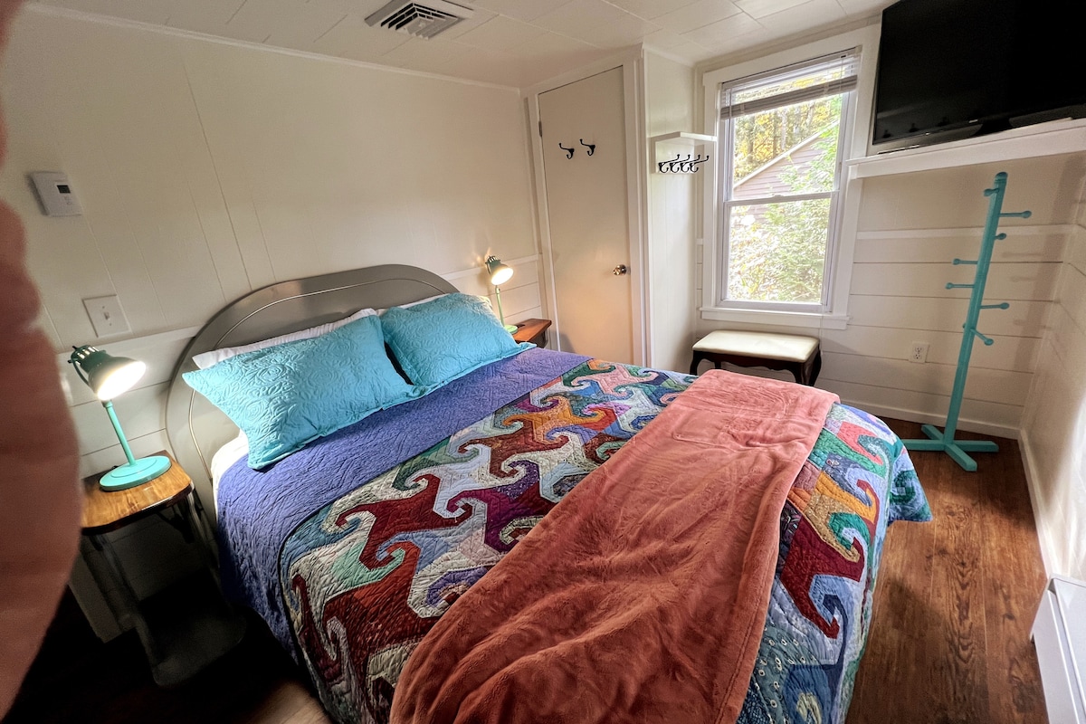 ห้องนอน #3 พร้อมเตียงควีนไซส์