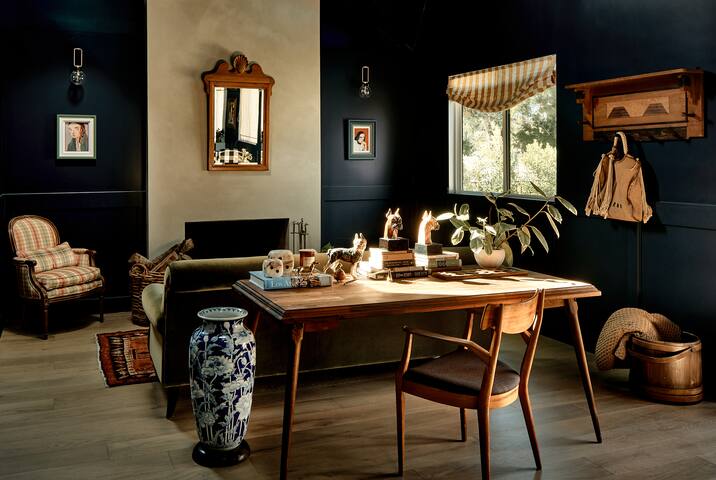 Classic Meets Contemporary gallery image 3