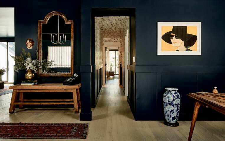 Classic Meets Contemporary gallery image 5