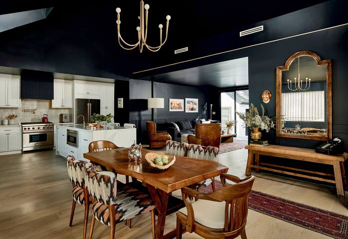 Classic Meets Contemporary gallery image 4