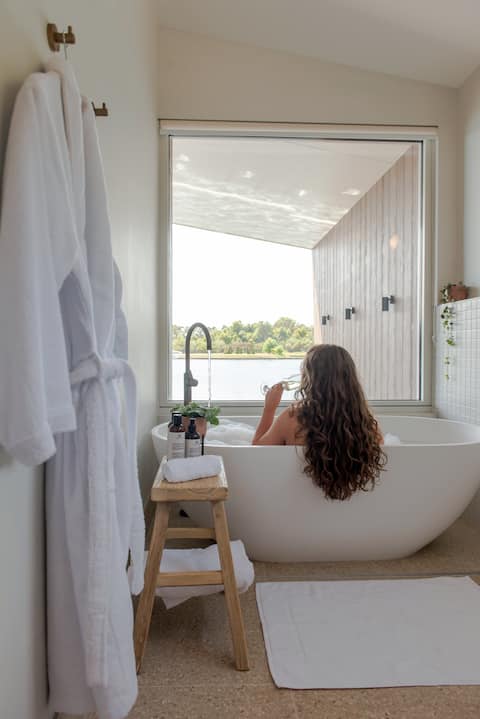 Top performing Airbnb: Waters Edge Villa 3 in City Of Busselton