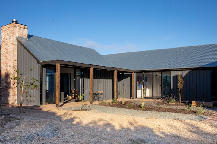 Landhaus – The Gallery