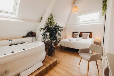 In the corner of Paradise - Balneotherapy Suite