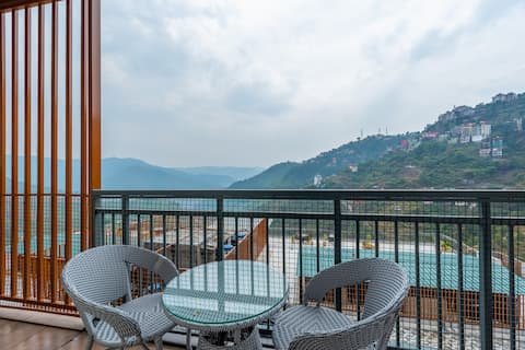 Alpine Retreat Hill View