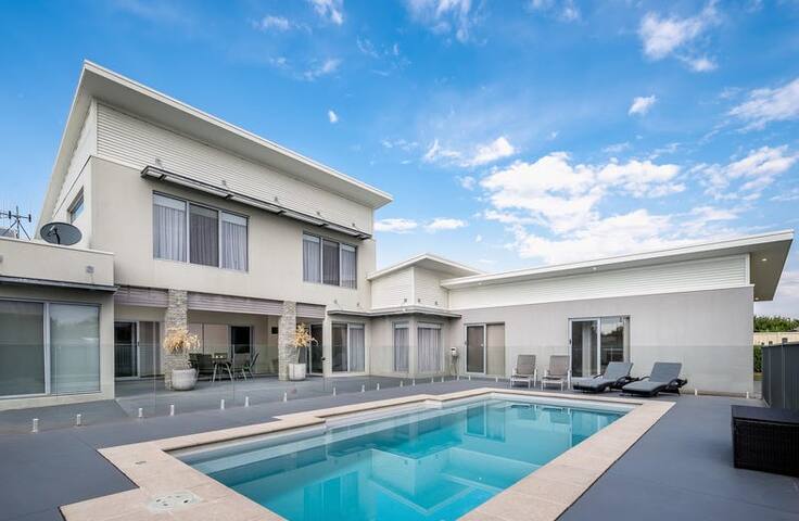 Aaa Checkinn managed Airbnb listing 1